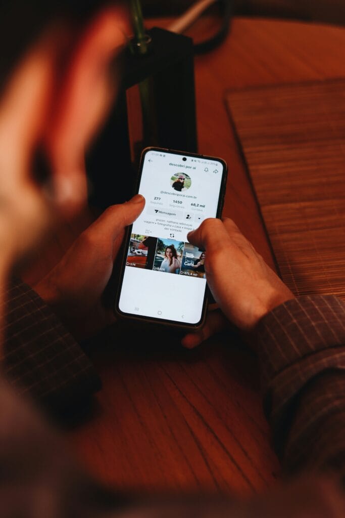 Étude de cas Cloud Campaign et Nella Digital : révolution de la gestion des réseaux sociaux 2 Révolution de la gestion des réseaux sociaux - mygrowthbox.com
