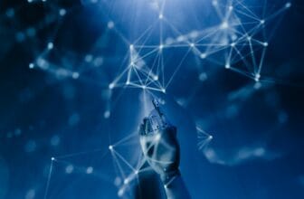 Intelligence artificielle agentique transformant les opérations terrain des entreprises en 2026 - MyGrowthBox