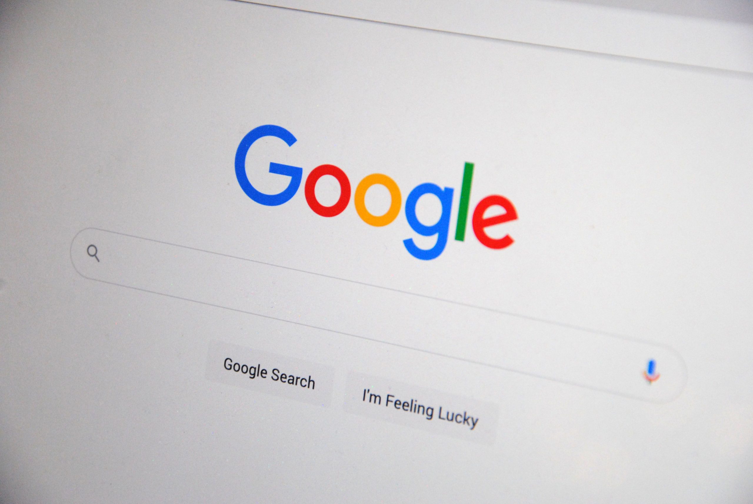Google Domine la Découverte IA : Comment ChatGPT Révolutionne les Moteurs de Recherche en 2026 2 Interface Google Search pour découverte IA - mygrowthbox.com